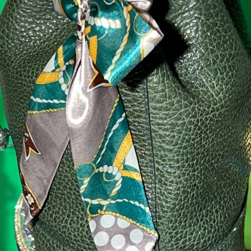 Ralph Lauren Green Leather Bucket Bag 13 “ x 9.5” x 5” w/bag scarf EUC - Picture 7 of 16